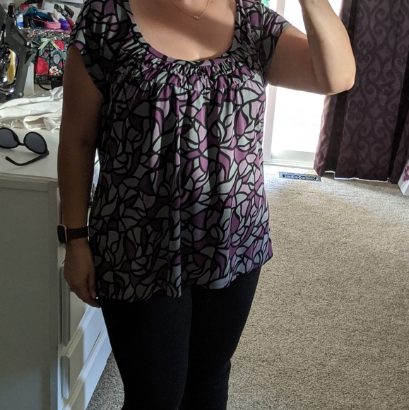 Women's stretchy blouse. - Picture 3 of 4